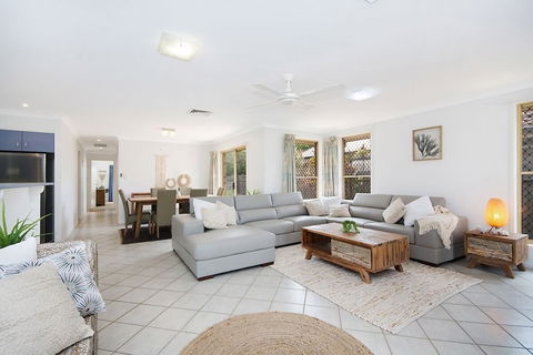 Kailani Beach House - Accommodation Brisbane 1