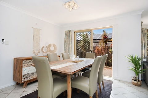 Kailani Beach House - Accommodation Brisbane 5