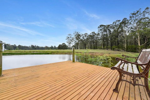 Nulkaba Escape Super Central Walk To Zoo Short Drive To Potters + Wineries - Accommodation Brisbane 2