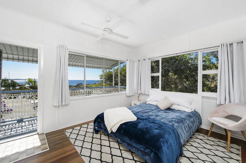 Whitecaps 26 East Street - Accommodation Brisbane 2