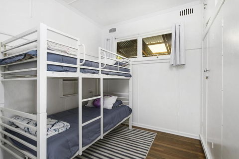 Whitecaps 26 East Street - Accommodation Brisbane 5