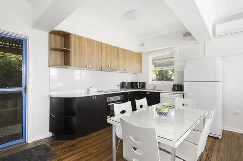 Whitecaps 26 East Street - Accommodation Brisbane 4