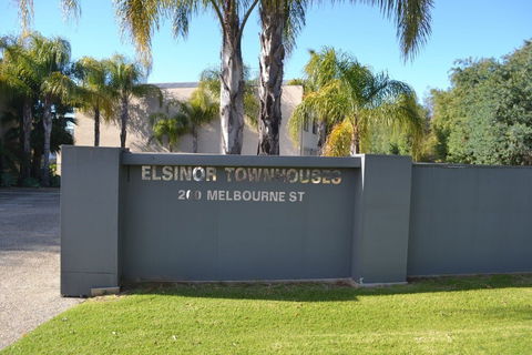Elsinor Townhouse 3 Mulwala - Accommodation Brisbane 1