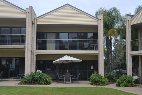 Elsinor Townhouse 4 Mulwala - Accommodation Brisbane 1