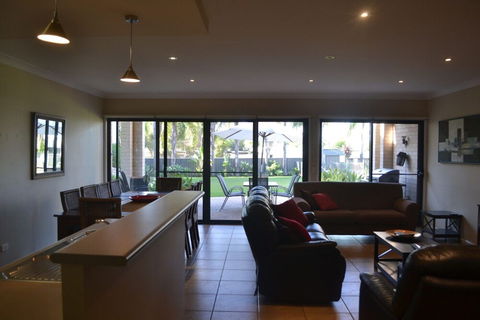 Elsinor Townhouse 4 Mulwala - Accommodation Brisbane 6