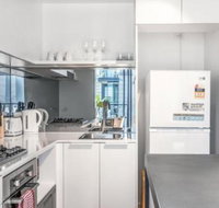 King Street Bowen Hills Apt by SLife - Accommodation Brisbane