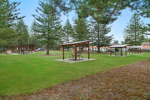 Seychells Toowoon Bay - Accommodation Brisbane 6