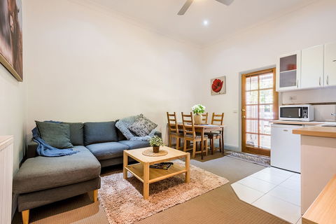 Avalon House - Accommodation Brisbane 1