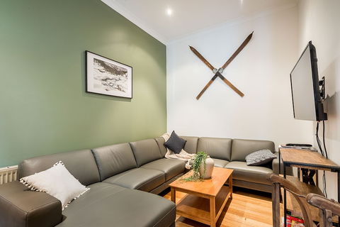 Avalon House - Accommodation Brisbane 6