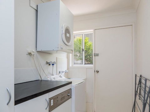 Lovely Modern Villa Amidst Peaceful Surroundings - Accommodation Brisbane 5