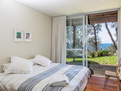 ARGYLL MOLLYMOOK Absolute Waterfront - Accommodation Brisbane 1