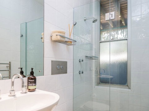 ARGYLL MOLLYMOOK Absolute Waterfront - Accommodation Brisbane 5