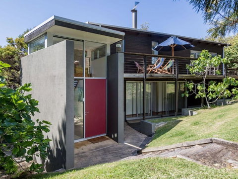 ARGYLL MOLLYMOOK Absolute Waterfront - Accommodation Brisbane 3