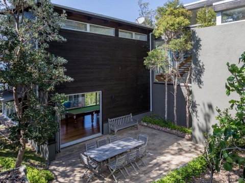ARGYLL MOLLYMOOK Absolute Waterfront - Accommodation Brisbane 6