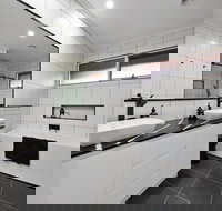 Lakeside Landing - Waterfront - Accommodation Brisbane