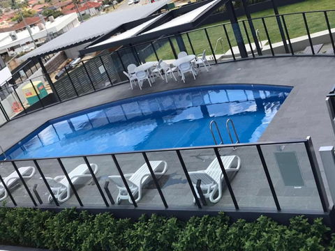 Elegant Design 2 Bed 2 Bath Apartment In Liverpool - Accommodation Brisbane 6