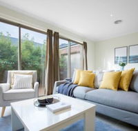 Spacious Lovely Home In Point Cook - Accommodation Brisbane