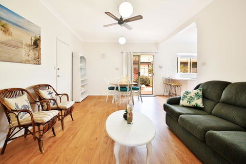 The Crescent Pet Friendly 1 Min To Beach - Accommodation Brisbane 6