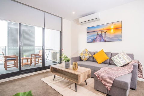 Refreshing 2bed2bath APT In Up&coming Liverpool - Accommodation Brisbane 6