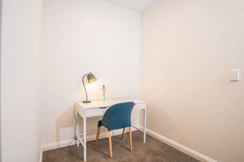 Refreshing 2bed2bath APT In Up&coming Liverpool - Accommodation Brisbane 4