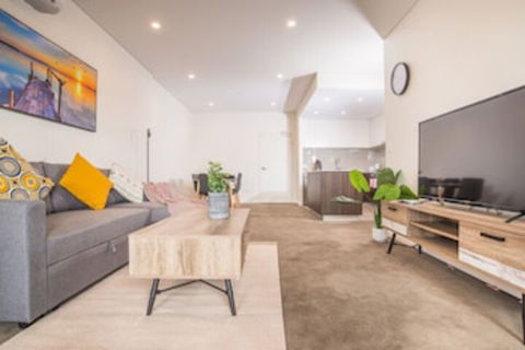Refreshing 2bed2bath APT In Up&coming Liverpool - Accommodation Brisbane 0