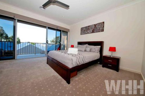 Adelphi Views On Luton Woodlands - Accommodation Brisbane 7
