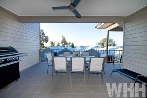 Adelphi Views On Luton Woodlands - Accommodation Brisbane 6