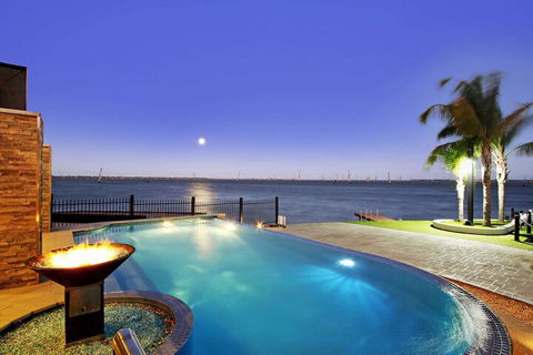 Lang Street Luxury Retreat Mulwala - Accommodation Brisbane 3