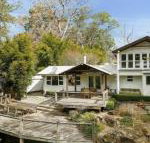 Equanimity Beautiful character filled house - Accommodation Brisbane