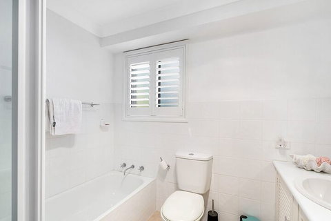 Bagnall Avenue 1 - Accommodation Brisbane 4