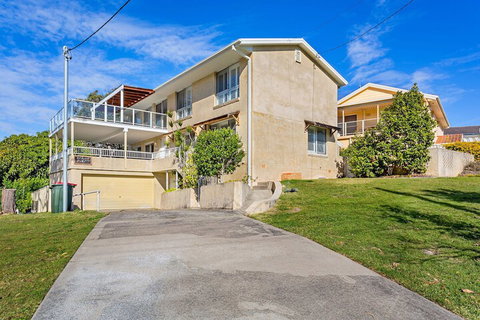 Bagnall Avenue 1 - Accommodation Brisbane 2