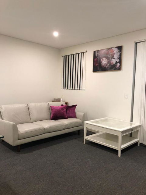 Modern Apartment In Liverpool CBD - Accommodation Brisbane 5