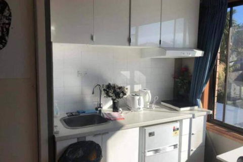 Travelers Affordable Studio Unit (Beverly Hills) - Accommodation Brisbane 3