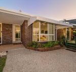 Woorim Secluded Palms Cottage - Accommodation Brisbane