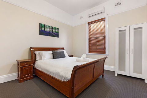 Drummoyne 3 Bedroom Home (62ALE) - Accommodation Brisbane 6