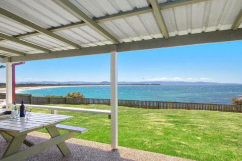 Amazing Aspects Perched Above Tilbury Cove - Accommodation Brisbane 0