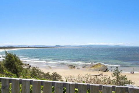 Amazing Aspects Perched Above Tilbury Cove - Accommodation Brisbane 2