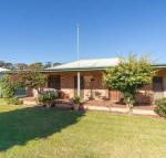 Cudgee quaint cottage with separate cabin - Accommodation Brisbane
