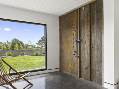 Horizons At Currarong Architecturally Designed Beach House - Accommodation Brisbane 5