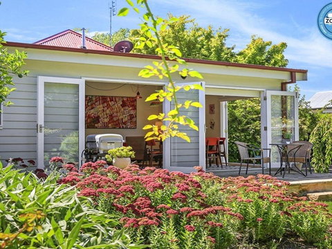 Poppy Cottage Delightful Pet Friendly Weatherboard - Accommodation Brisbane 3