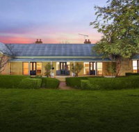 Sutton Downs renovated country home on 100 acres - Accommodation Brisbane
