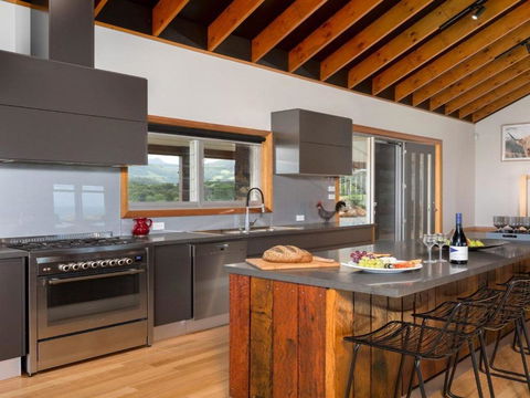 Willowview Coastal Retreat Stunning Views - Accommodation Brisbane 1