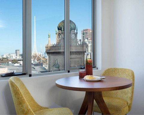 Oliver Stylish City Views Near Graffiti Laneways - Accommodation Brisbane 5