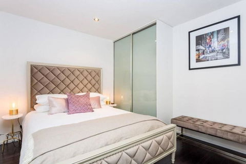 Penthouse At Graffiti Laneways & Top Restaurants - Accommodation Brisbane 2