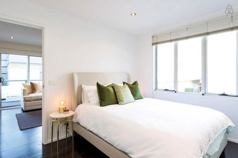 Penthouse At Graffiti Laneways & Top Restaurants - Accommodation Brisbane 4