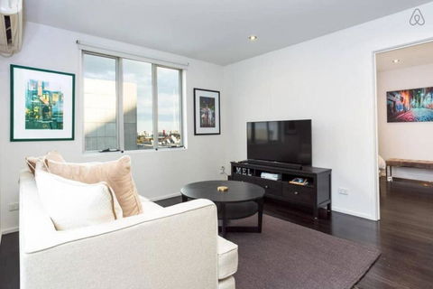 Penthouse At Graffiti Laneways & Top Restaurants - Accommodation Brisbane 5