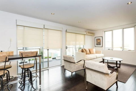 Penthouse At Graffiti Laneways & Top Restaurants - Accommodation Brisbane 6