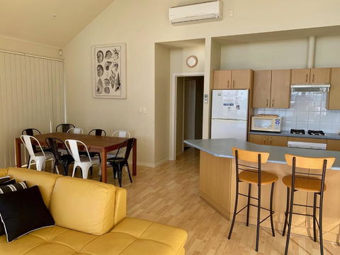 Sheoak Holiday Home - Accommodation Brisbane 5