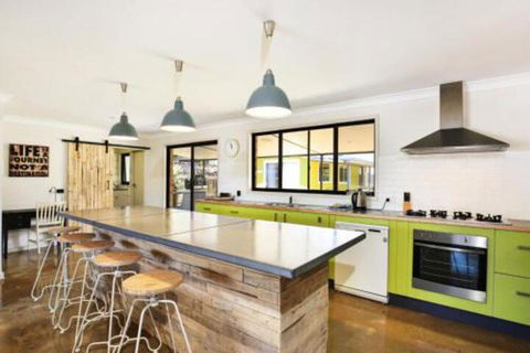 Aloha Pet & Family Friendly 10 Min Walk To Beach - Accommodation Brisbane 5