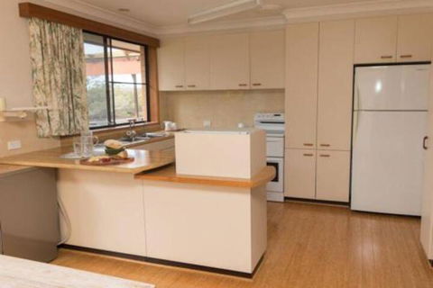 Kookas Nest Waterfront Home Tranquil Setting - Accommodation Brisbane 3